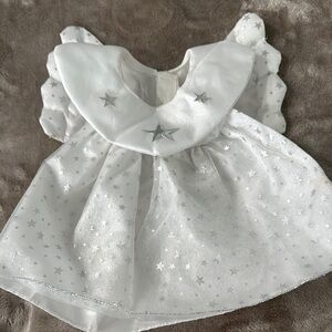 Elegant White and Silver Ruffled Collar with Embroidery